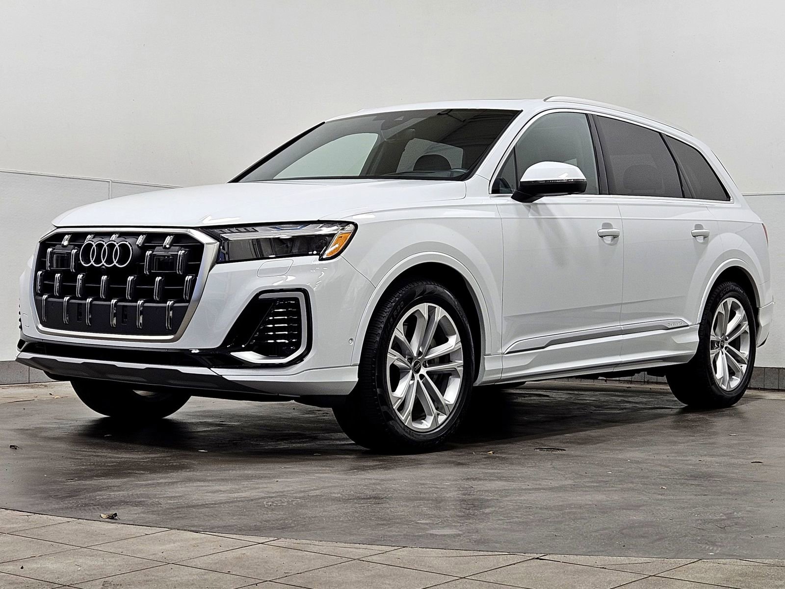 Used 2025 Audi Q7 3.0T Prestige
