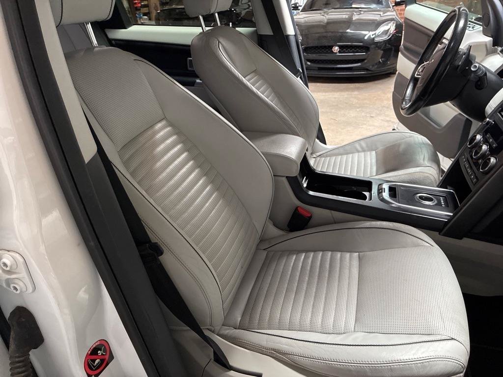 Used 2017 Land Rover Discovery Sport HSE AWD/4WD image 19