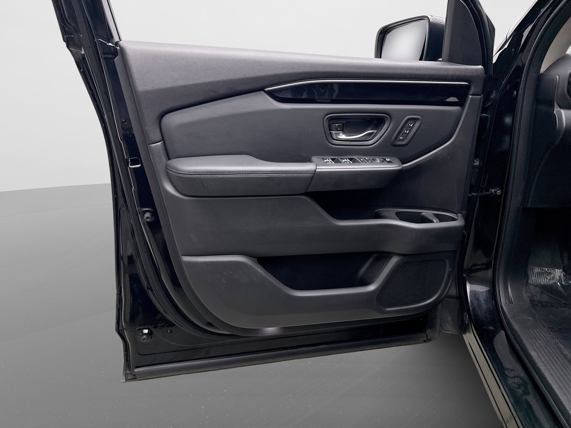 Used 2023 Honda Pilot Touring image 9