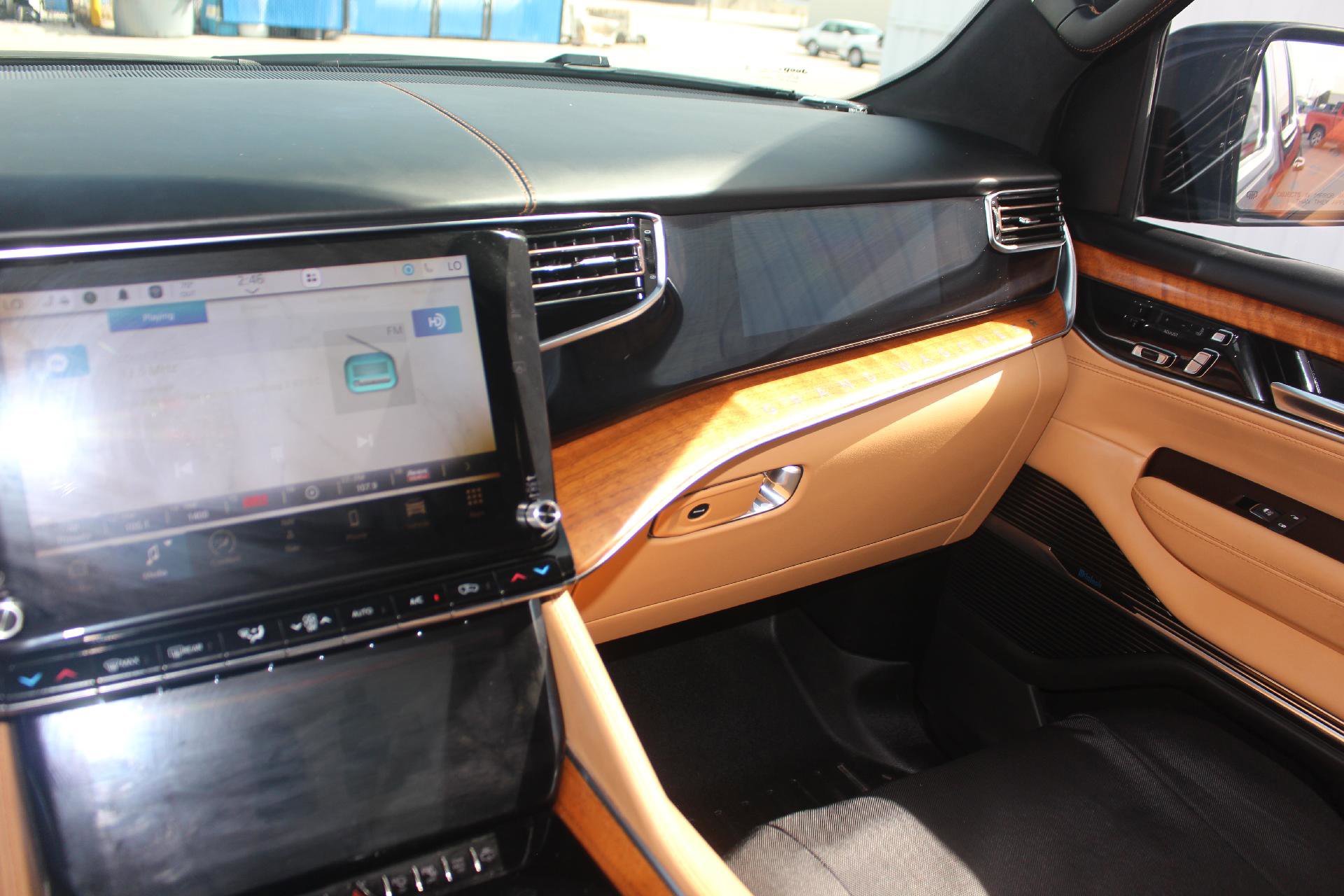 Used 2022 Jeep Grand Wagoneer Series III w/ Rear Seat Video Group 1 image 13