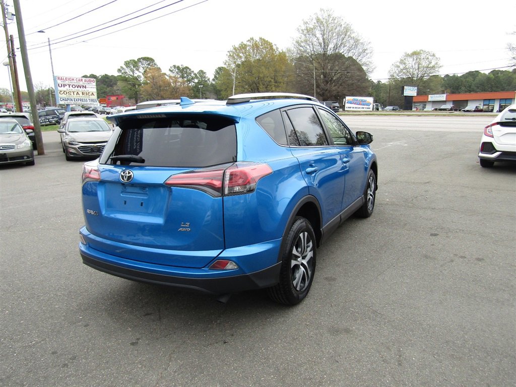 Used 2018 Toyota RAV4 LE w/ All Weather Liner Package AWD/4WD image 8