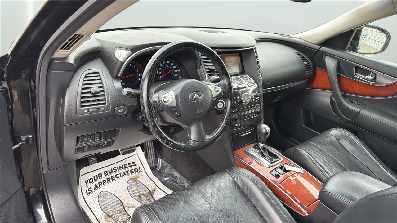 Used 2009 INFINITI FX35 2WD w/ Deluxe Touring Pkg image 17