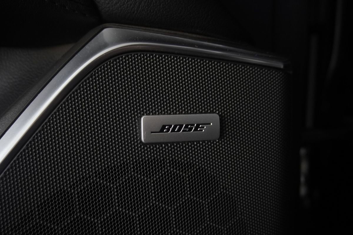 Used 2017 Cadillac Escalade Premium Luxury image 29