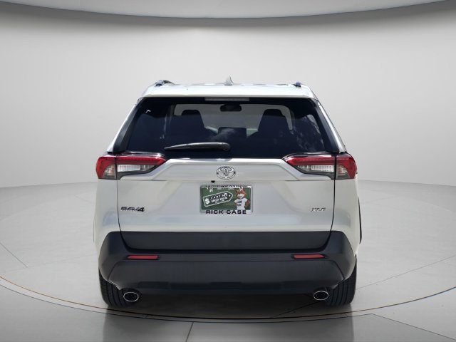 Used 2022 Toyota RAV4 XLE Premium FWD image 5