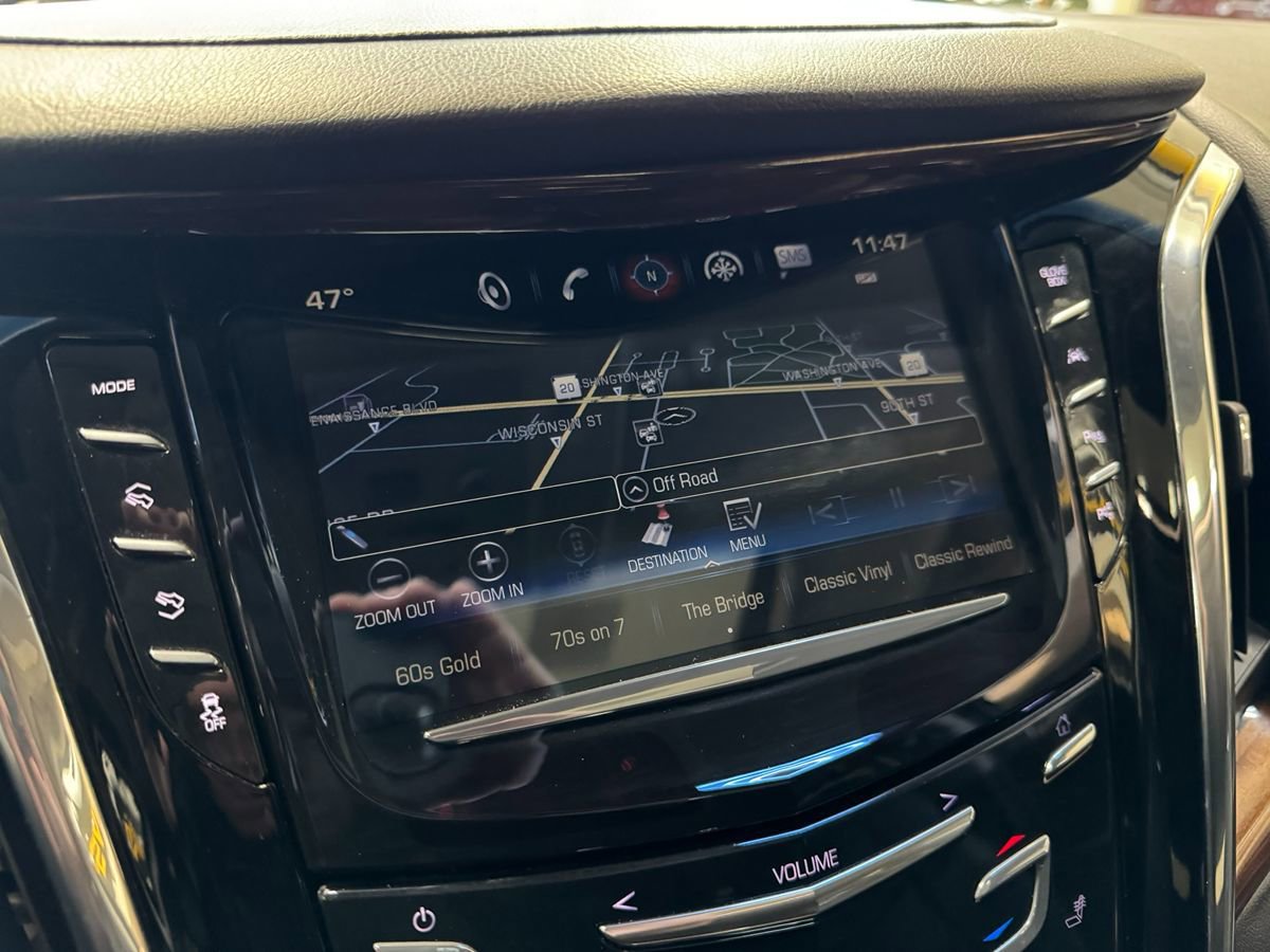 Used 2017 Cadillac Escalade Premium Luxury AWD/4WD image 23