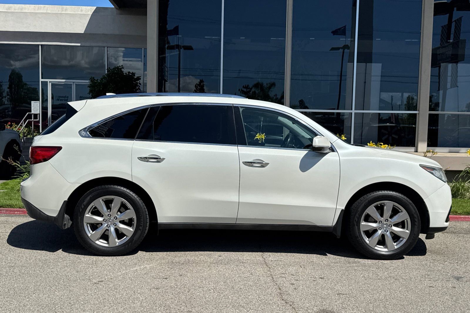 Used 2015 Acura MDX SH-AWD w/ Advance Package image 4