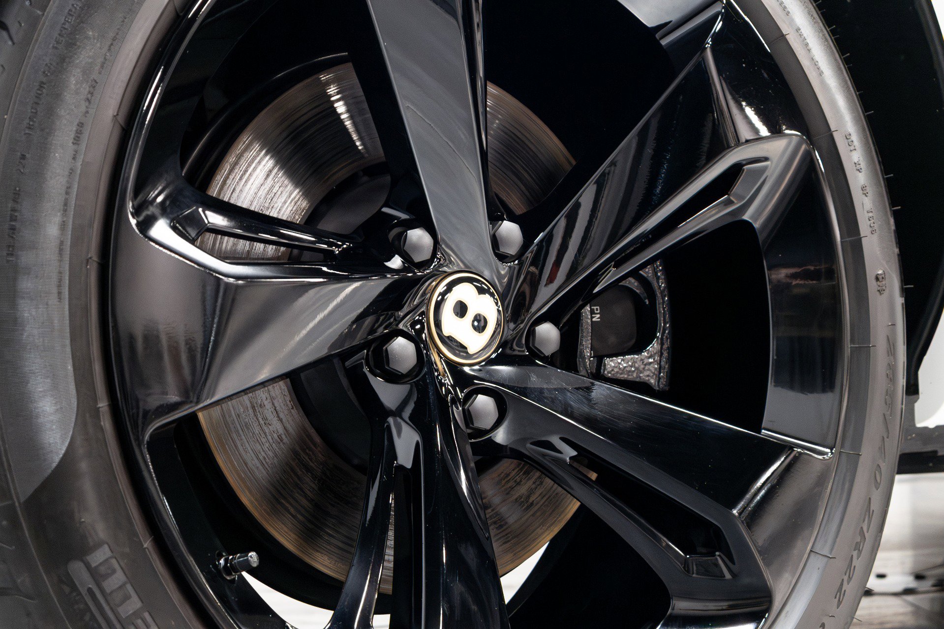 Used 2020 Bentley Bentayga image 22