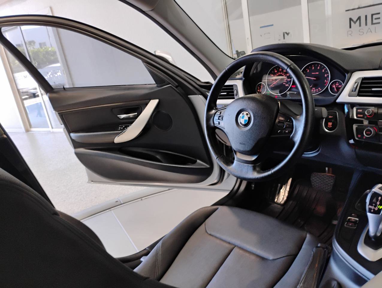 Used 2017 BMW 320i Sedan image 36