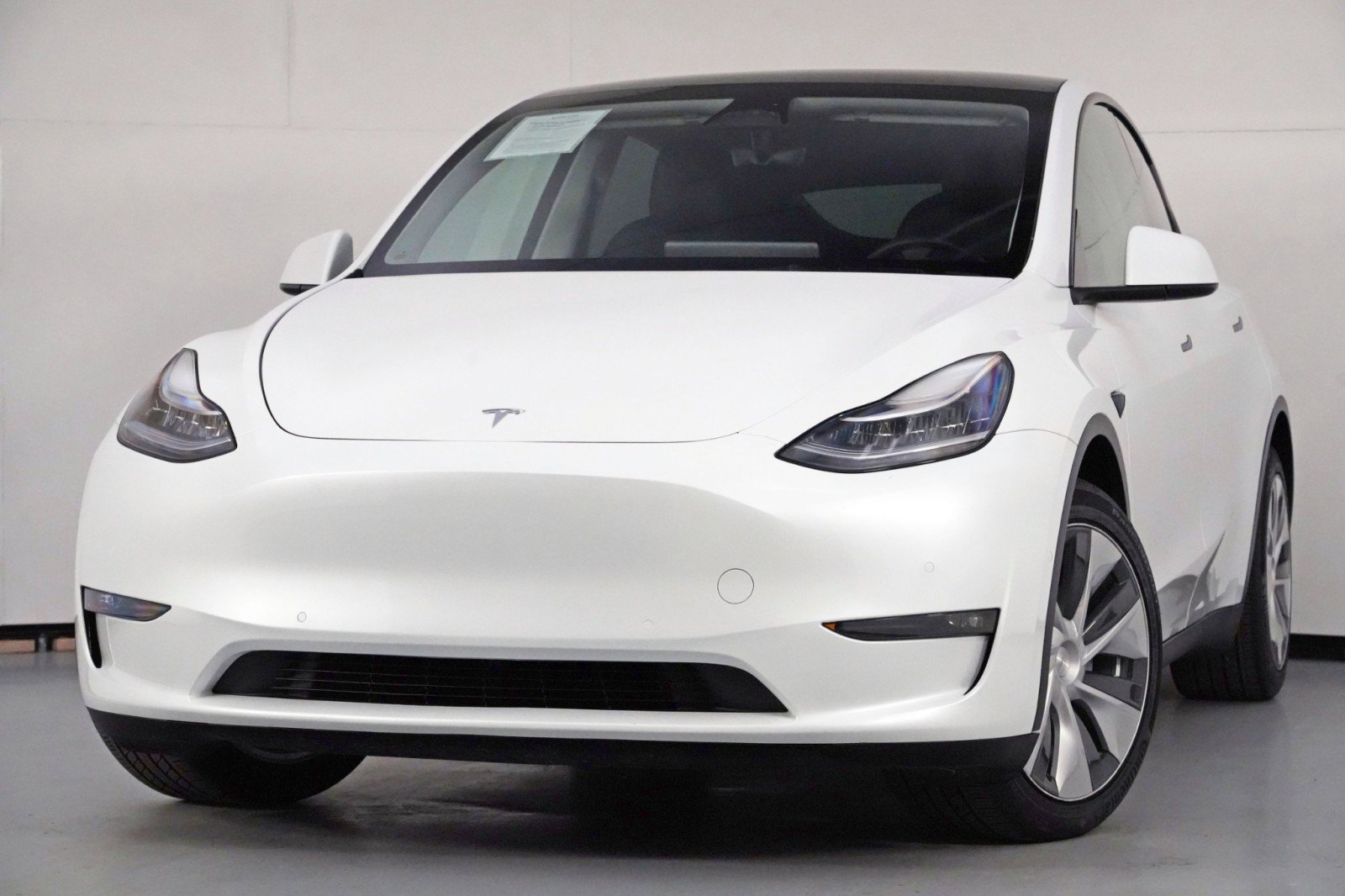 Used 2021 Tesla Model Y Long Range image 3