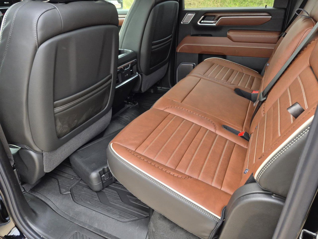 New 2026 GMC Sierra 2500 Denali Ultimate w/ Max Trailering Package image 12