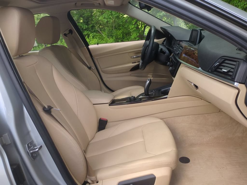Used 2015 BMW 320i xDrive Sedan AWD/4WD image 27