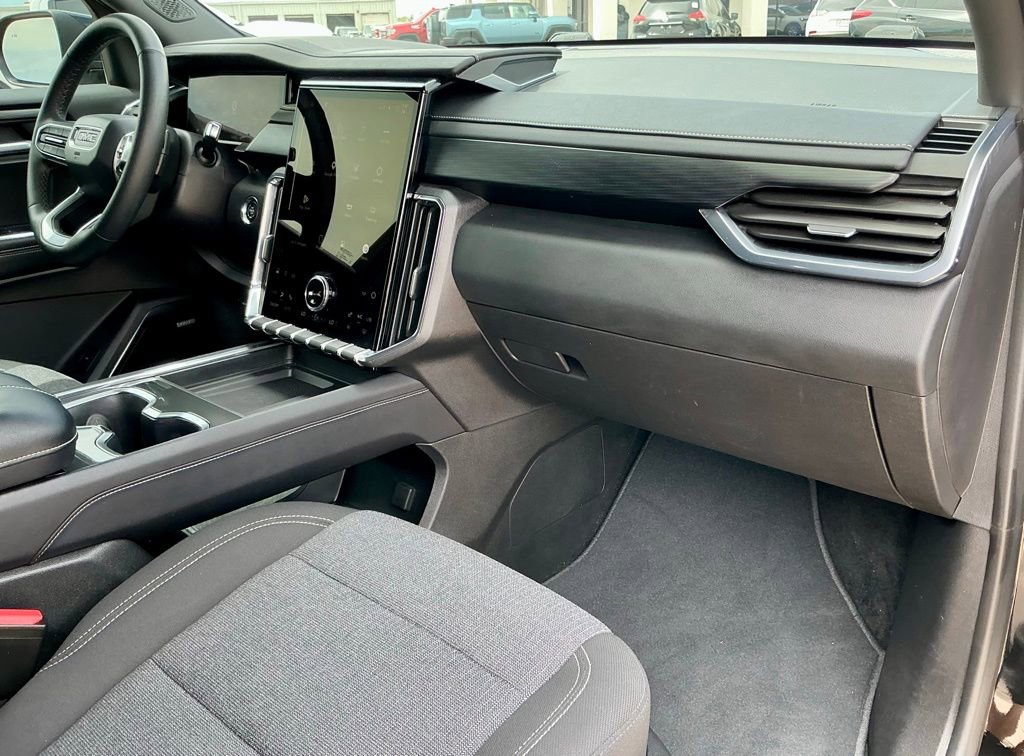 Used 2025 GMC Acadia Elevation image 25