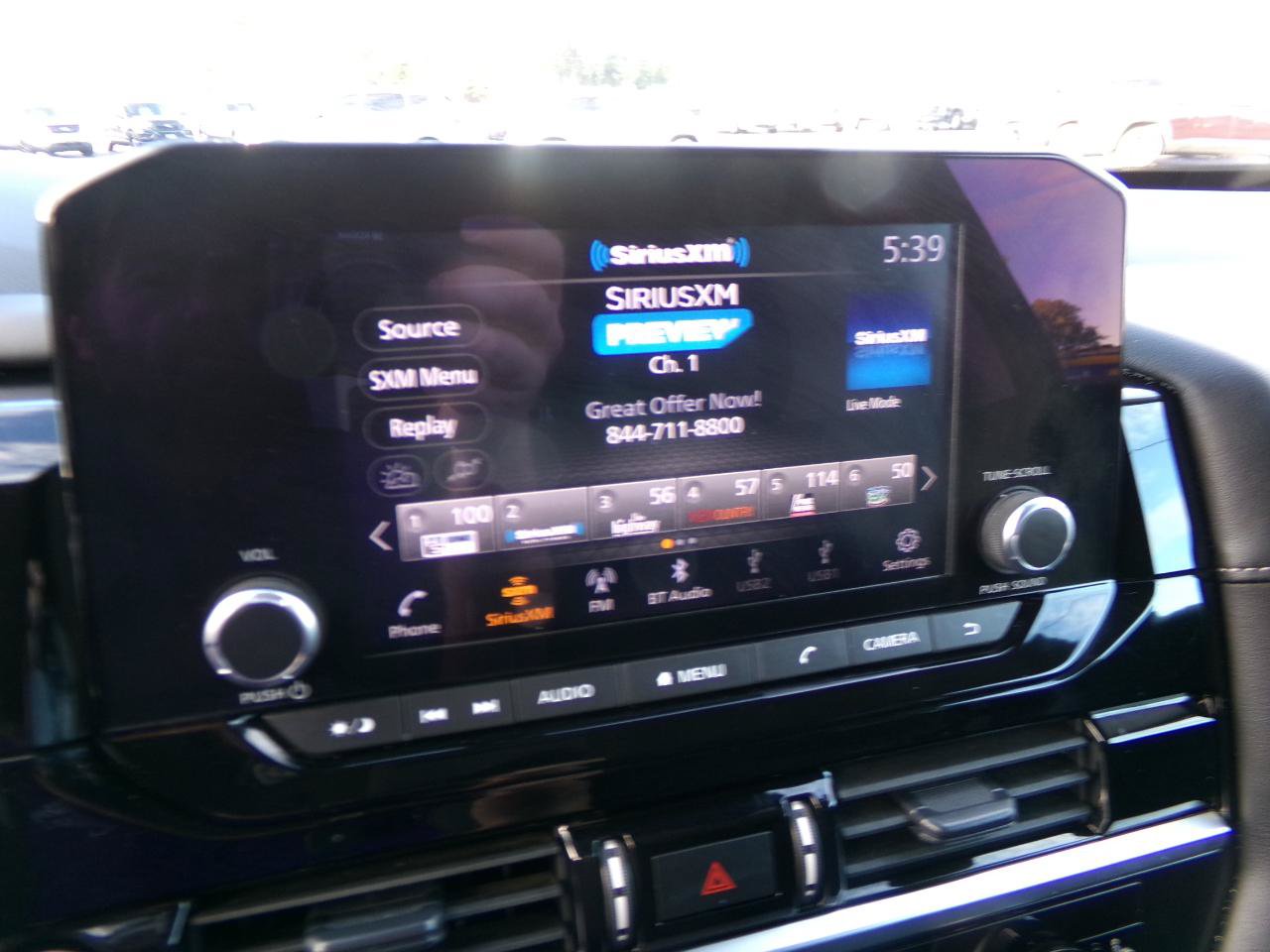 Used 2024 Nissan Pathfinder SV AWD/4WD image 23