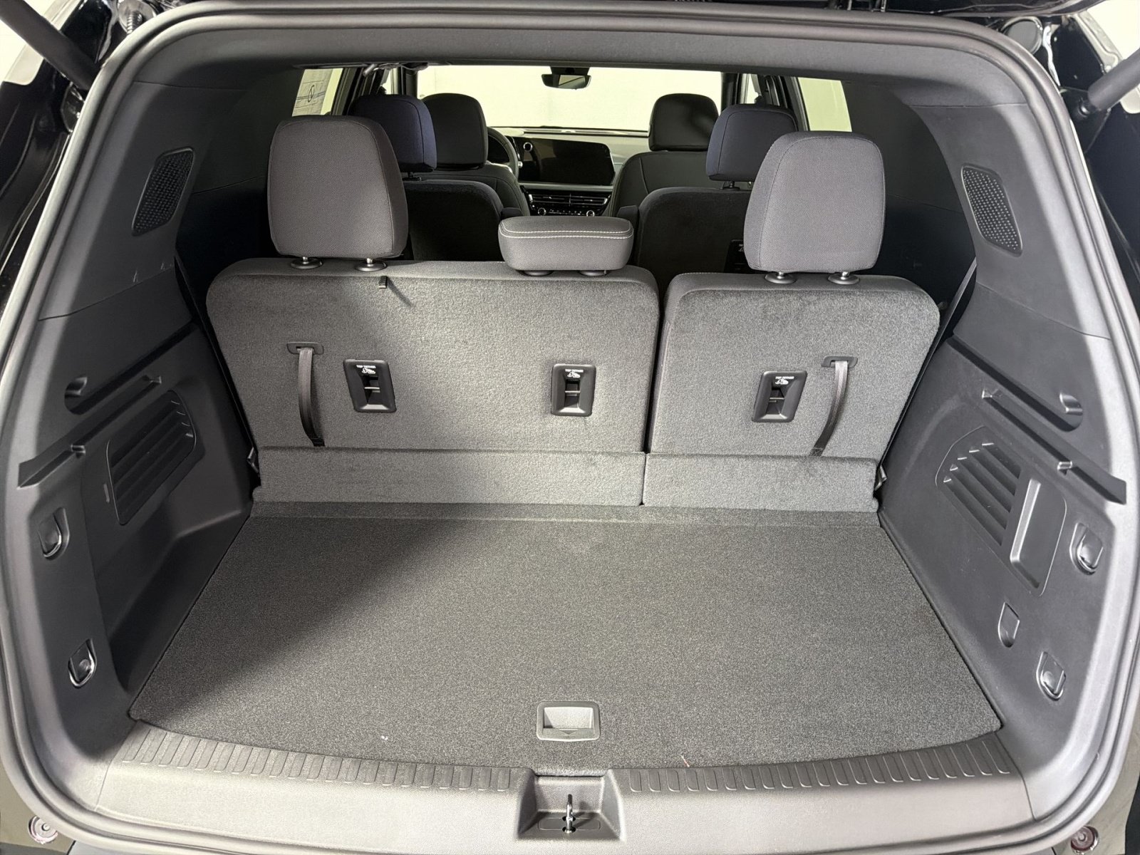 New 2027 Chevrolet Traverse LT w/ Midnight/Sport Edition FWD image 26
