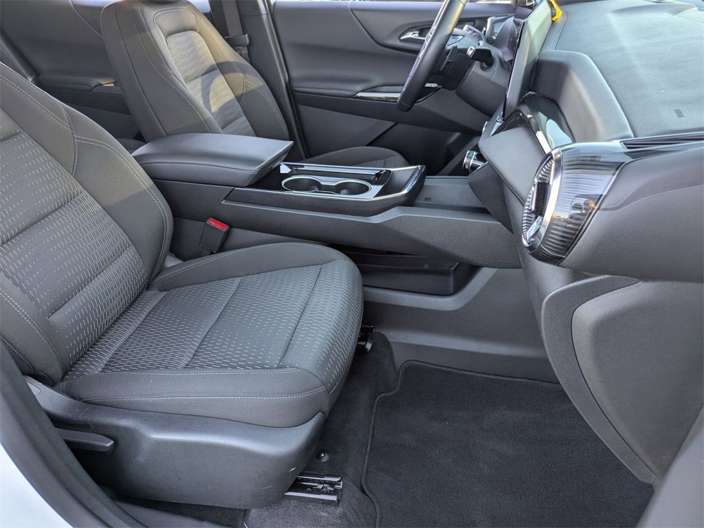 Used 2025 Chevrolet Equinox LT image 29