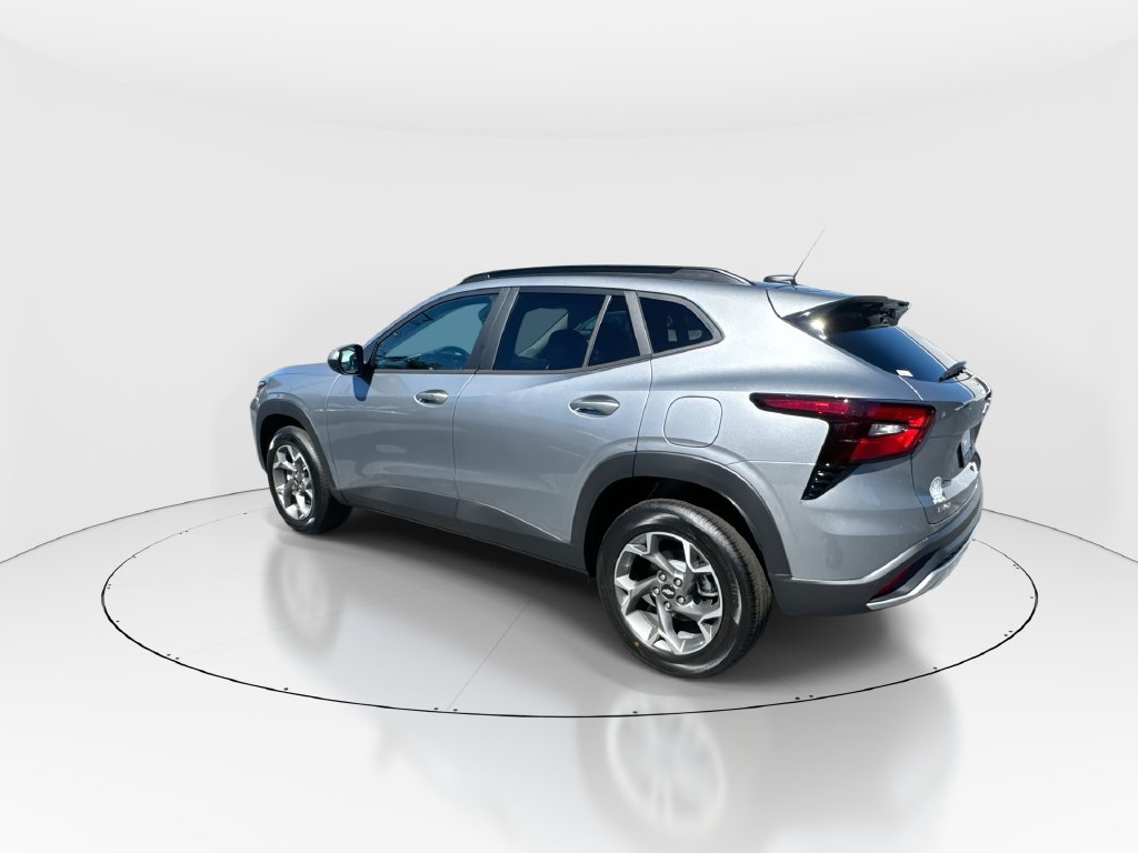 New 2026 Chevrolet Trax LT w/ Sunroof Package FWD image 6