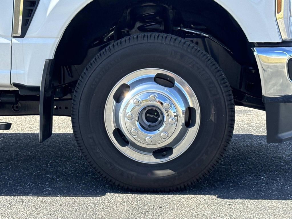 New 2025 Ford F350 Lariat w/ Lariat Ultimate Package image 30