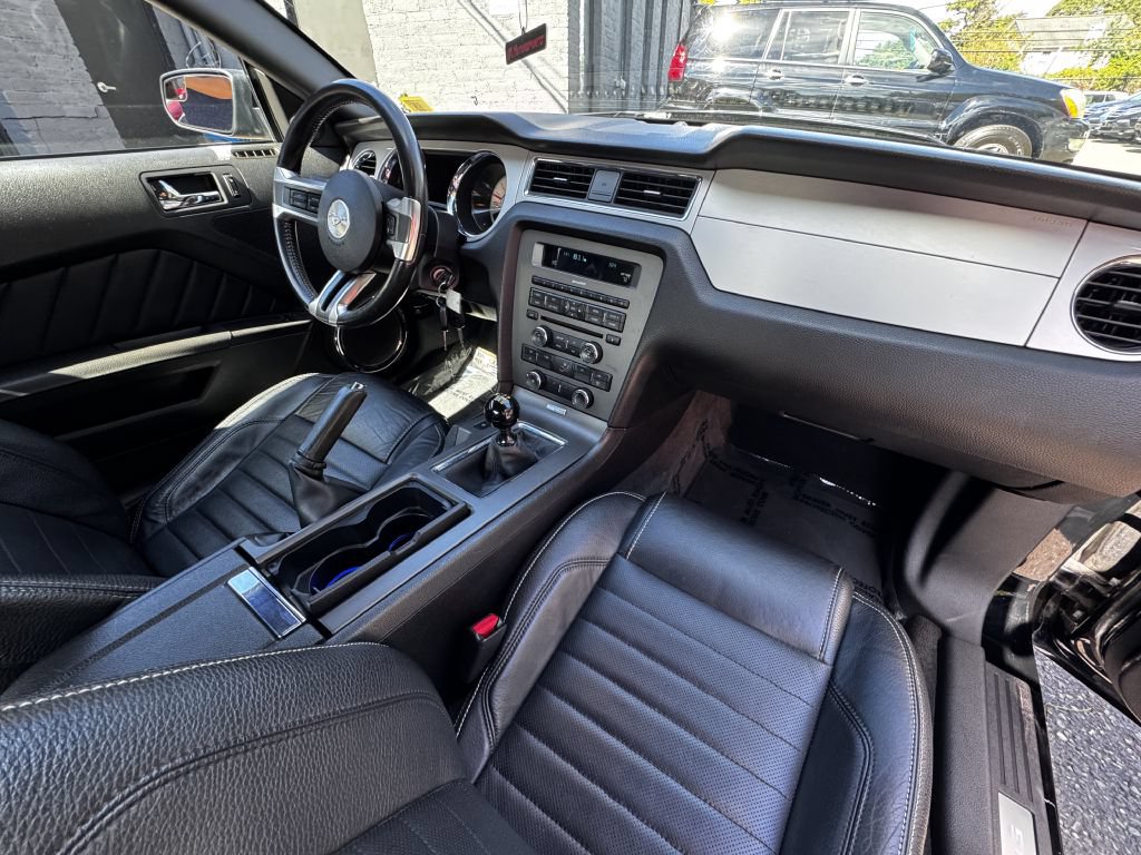 Used 2012 Ford Mustang GT Premium w/ Security Pkg RWD image 17