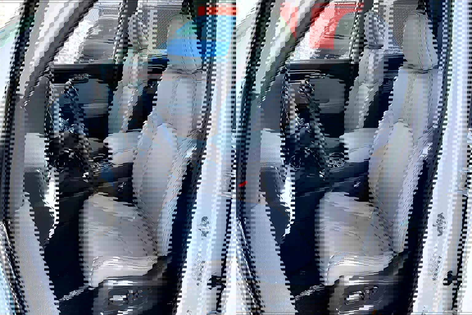 Used 2023 Honda Pilot Touring image 8