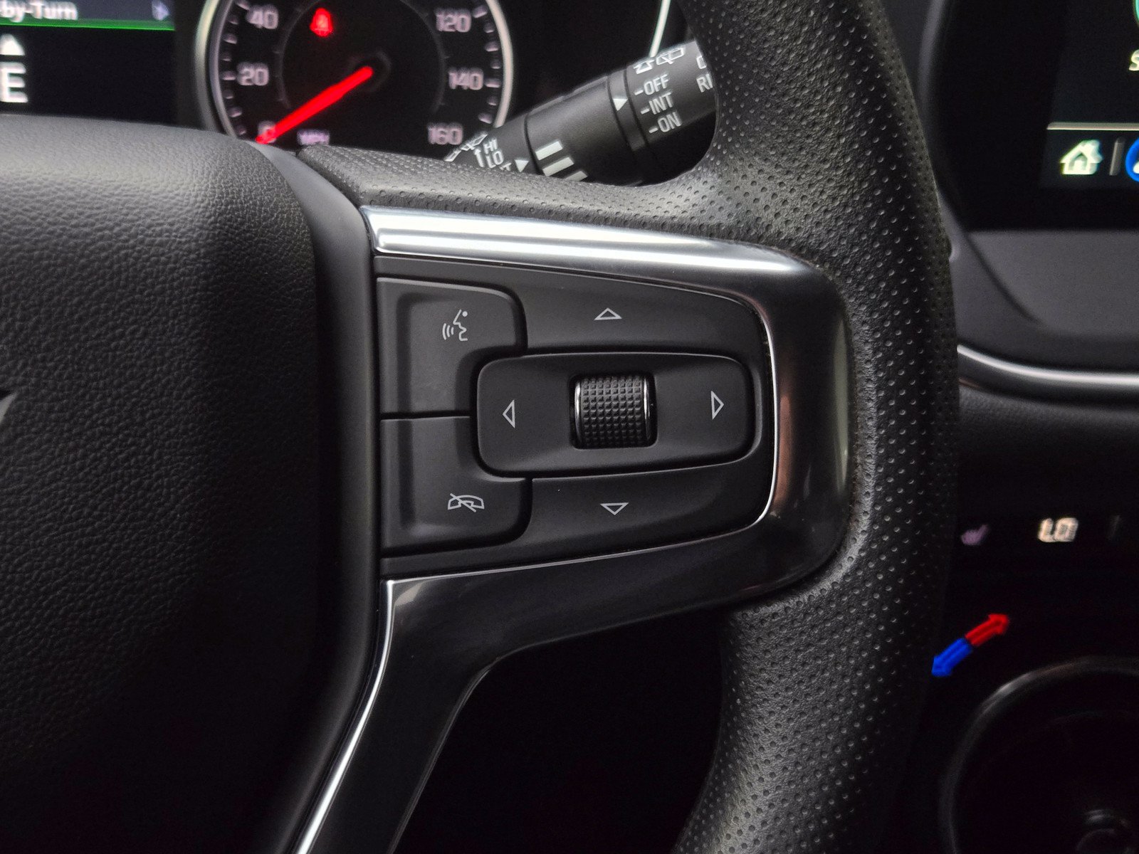 Used 2025 Chevrolet Blazer LT FWD image 18