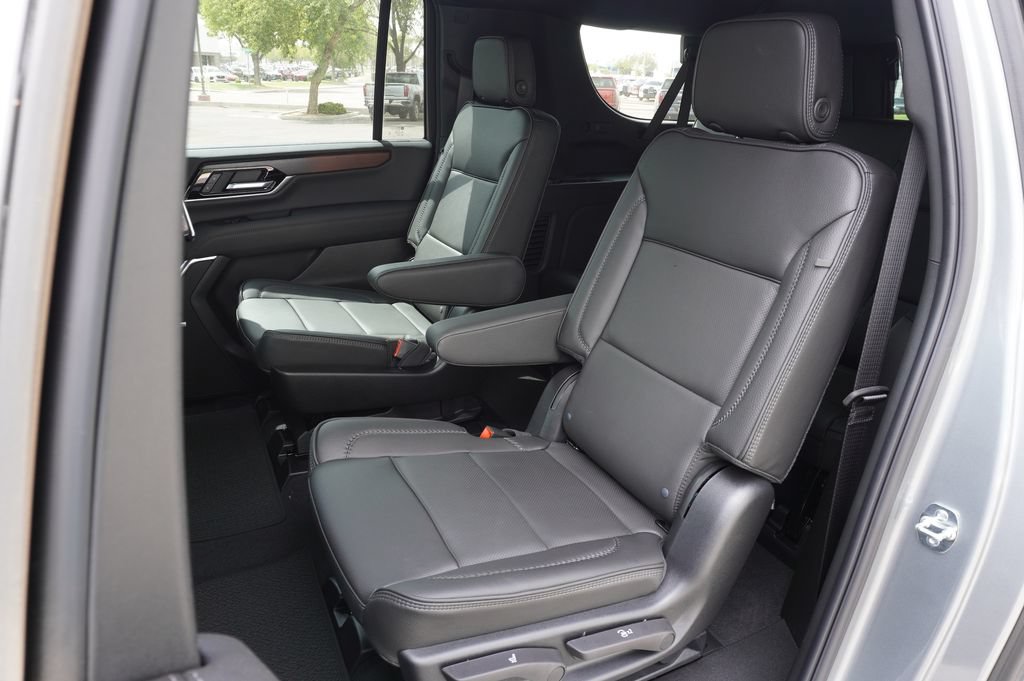 New 2026 GMC Yukon XL Denali w/ Denali Reserve Package AWD/4WD image 9