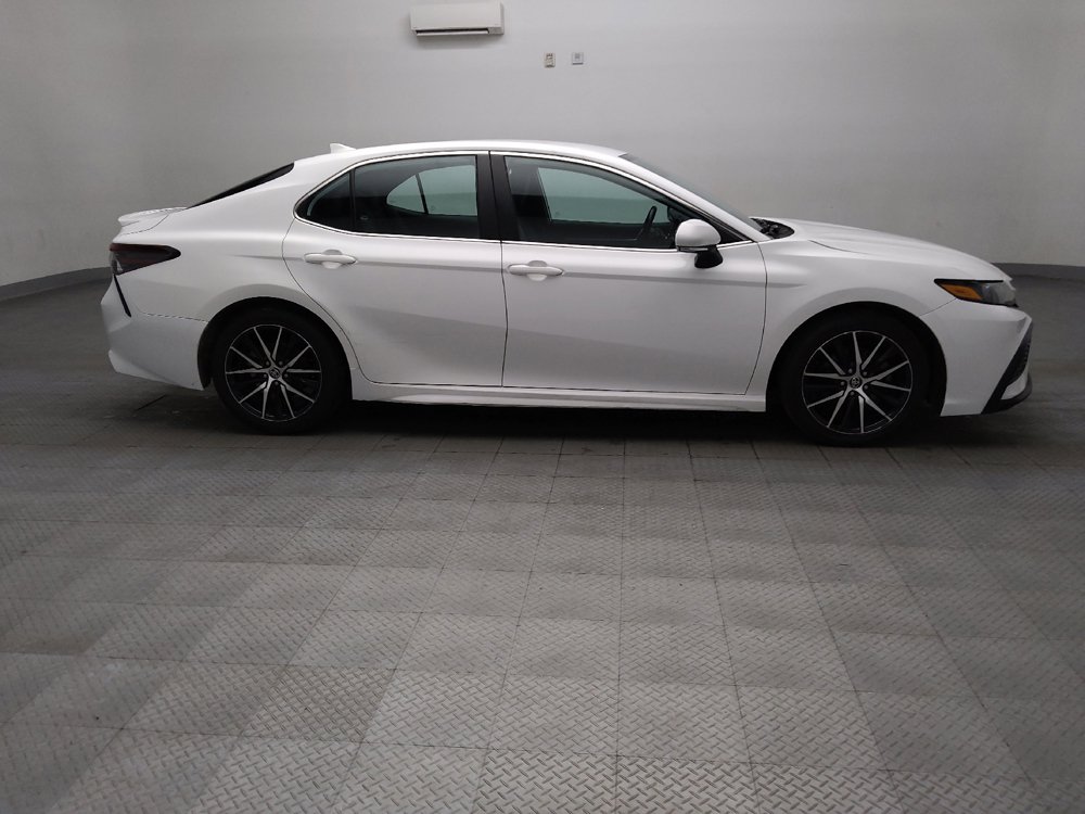 Used 2023 Toyota Camry SE FWD image 11