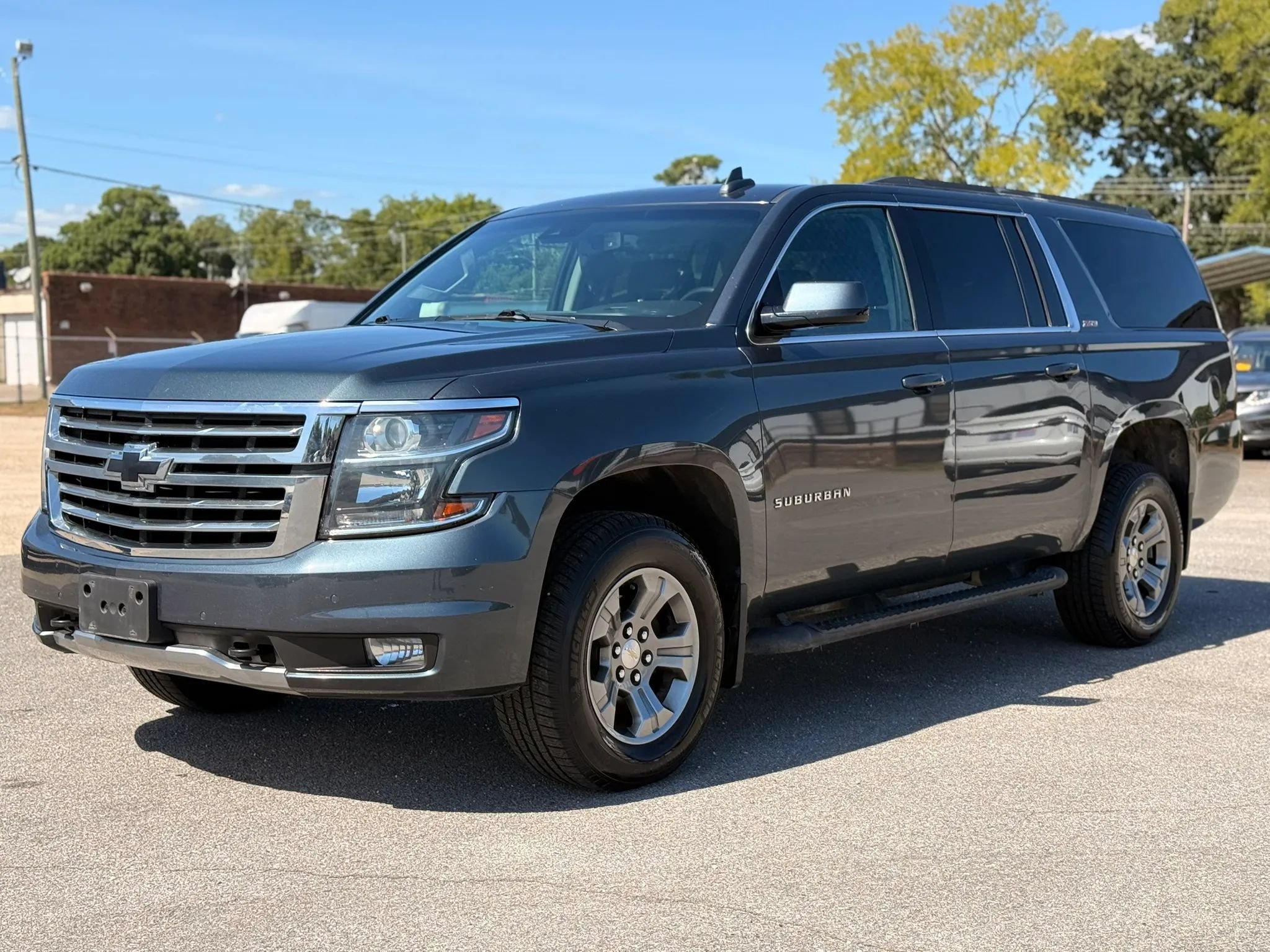 Used 2020 Chevrolet Suburban LT AWD/4WD image 5
