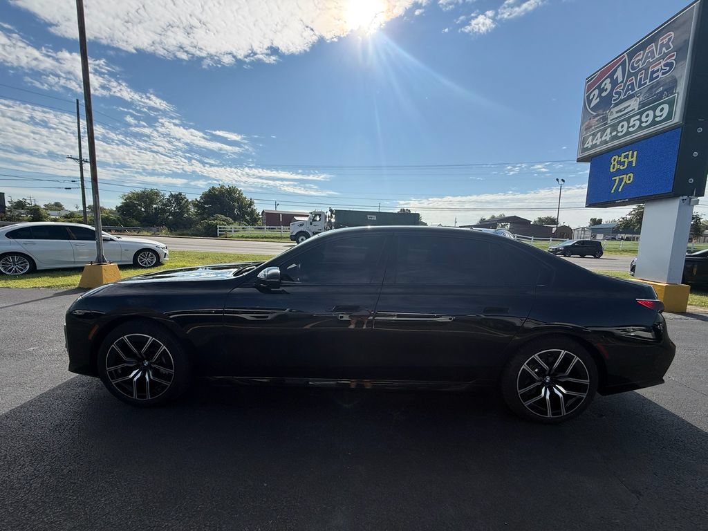 Used 2025 BMW 740i xDrive AWD/4WD image 7