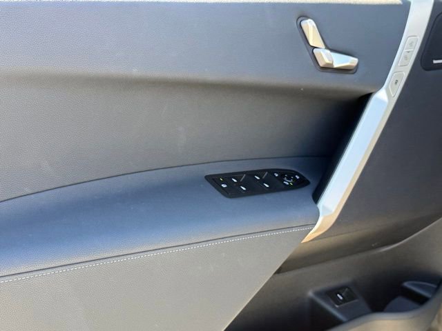 Used 2026 BMW iX xDrive45 w/ Premium Package image 18