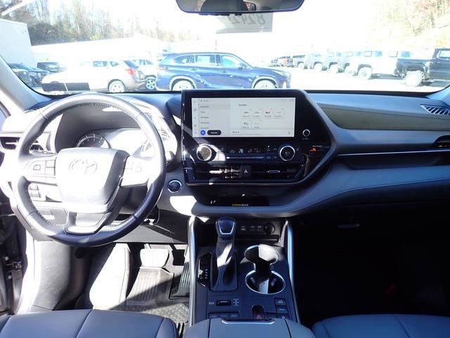 Certified 2023 Toyota Highlander XLE image 20