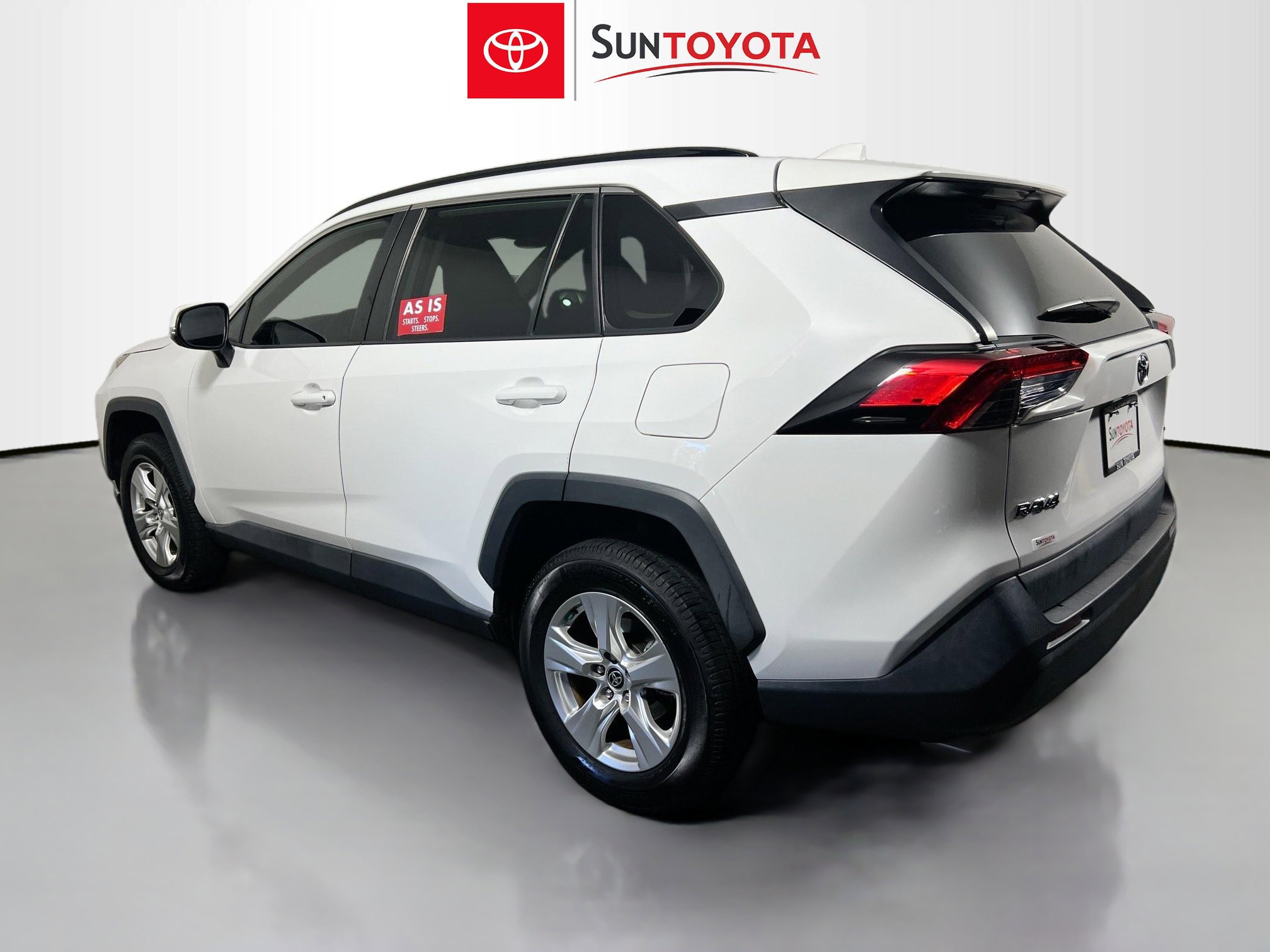 Used 2021 Toyota RAV4 XLE w/ Convenience Package FWD image 6