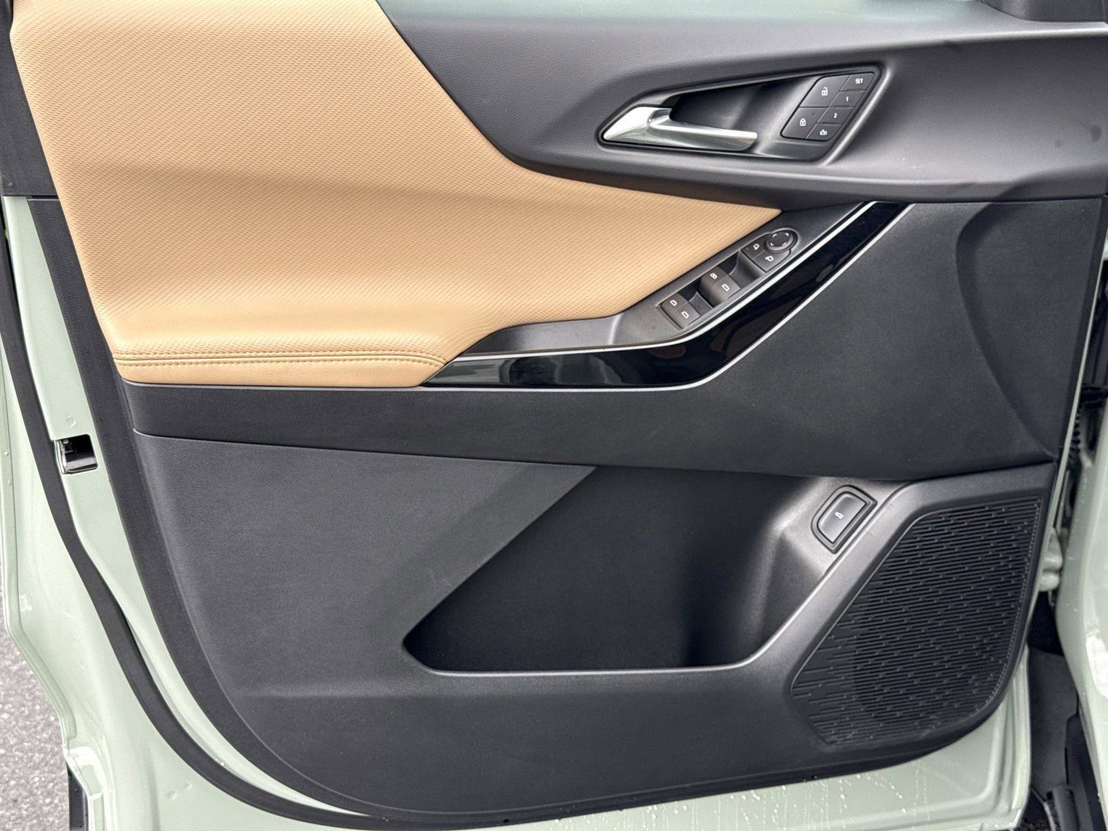 Used 2026 Chevrolet Equinox ACTIV w/ Convenience Package III image 17