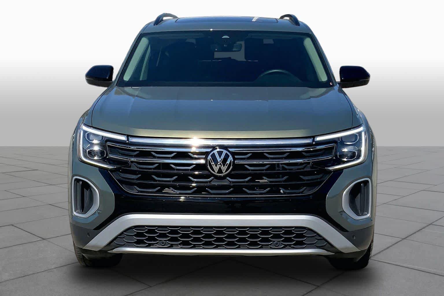 Used 2026 Volkswagen Atlas Peak Edition AWD/4WD image 4