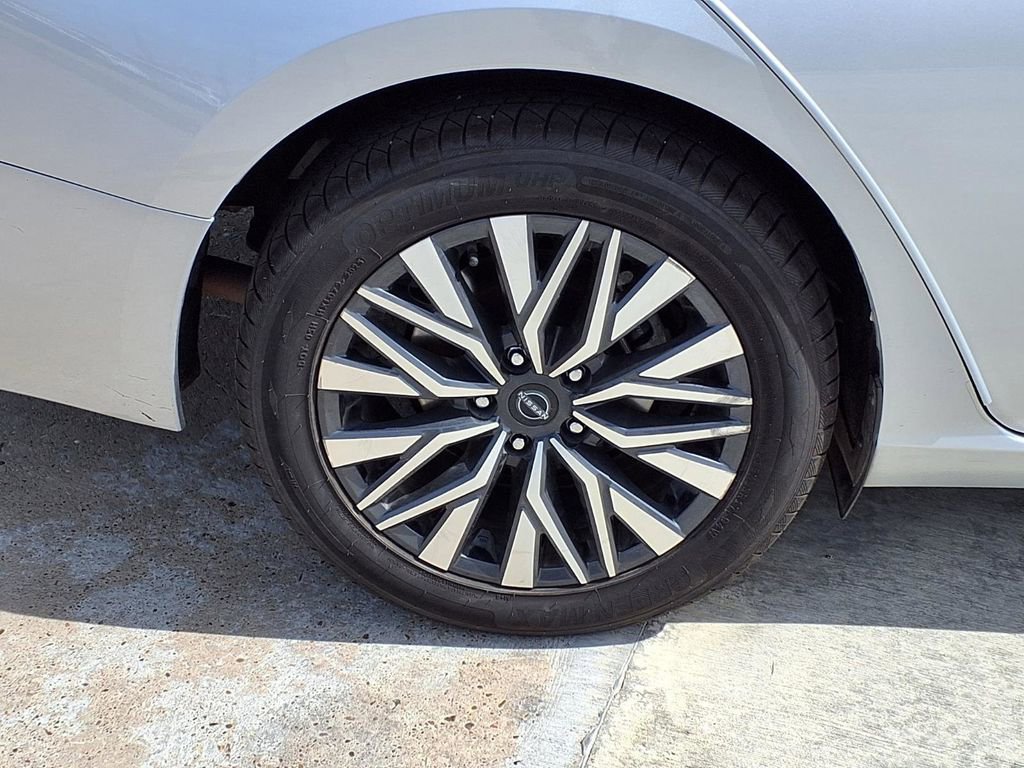 Used 2024 Nissan Altima 2.5 SV FWD image 10