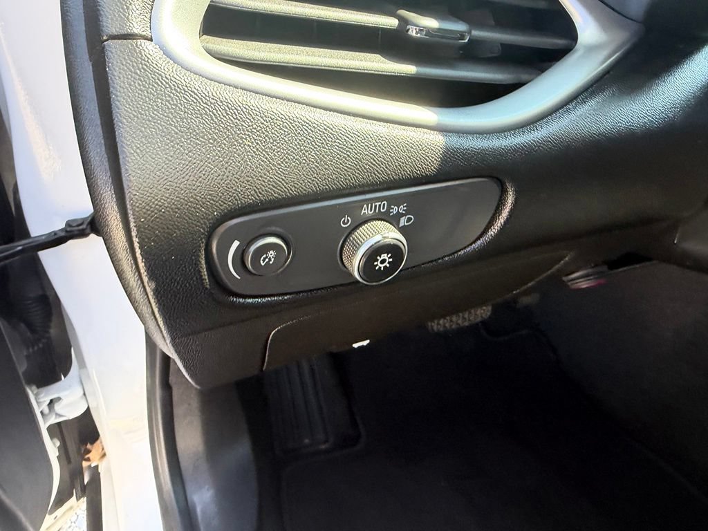 Used 2024 Chevrolet Malibu LS FWD image 13