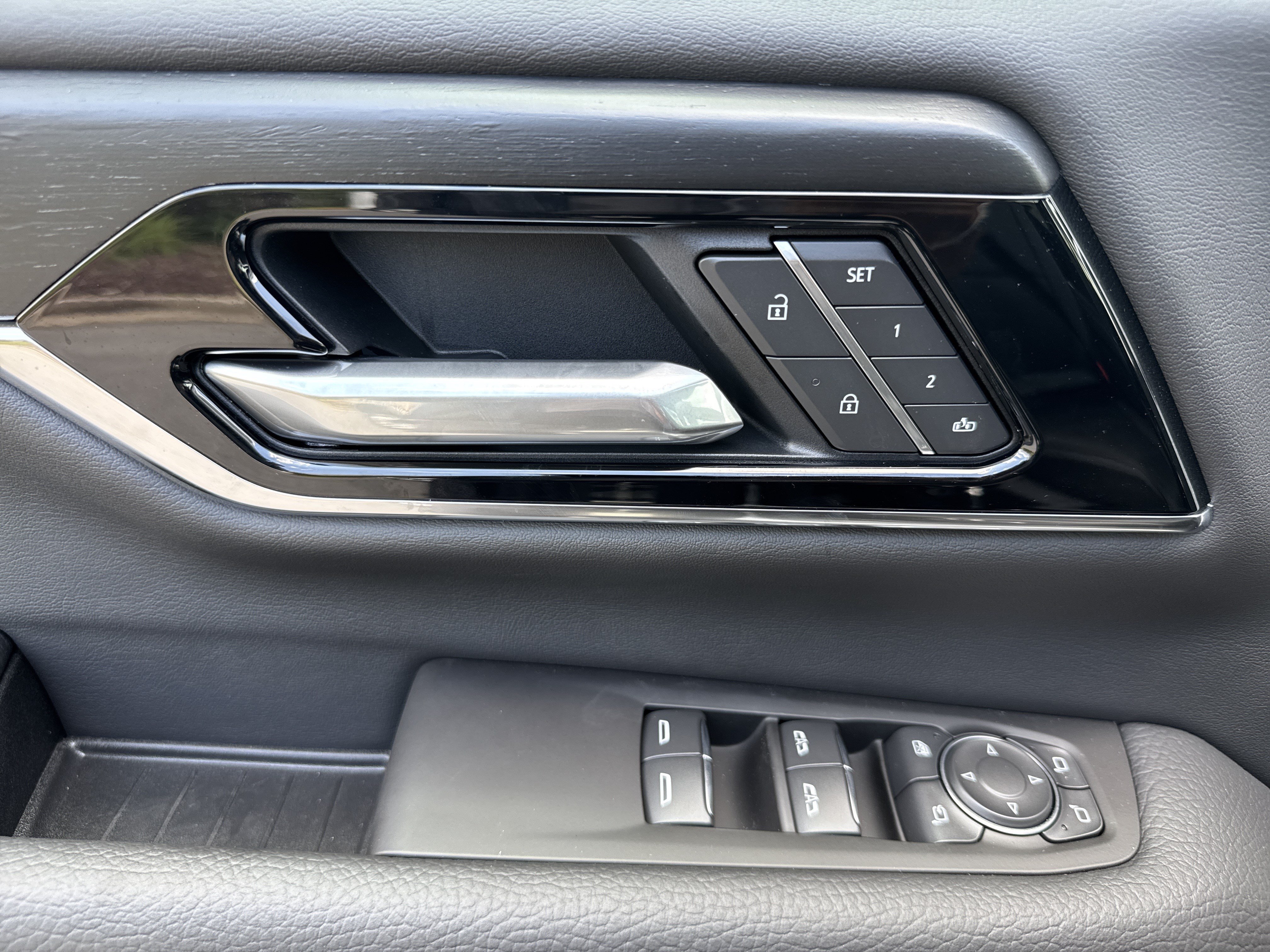 New 2026 GMC Yukon XL Denali AWD/4WD image 15