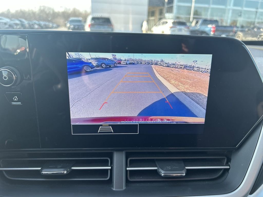 Used 2025 Chevrolet Trax LS image 23