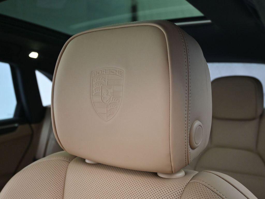 Certified 2026 Porsche Macan GTS image 20