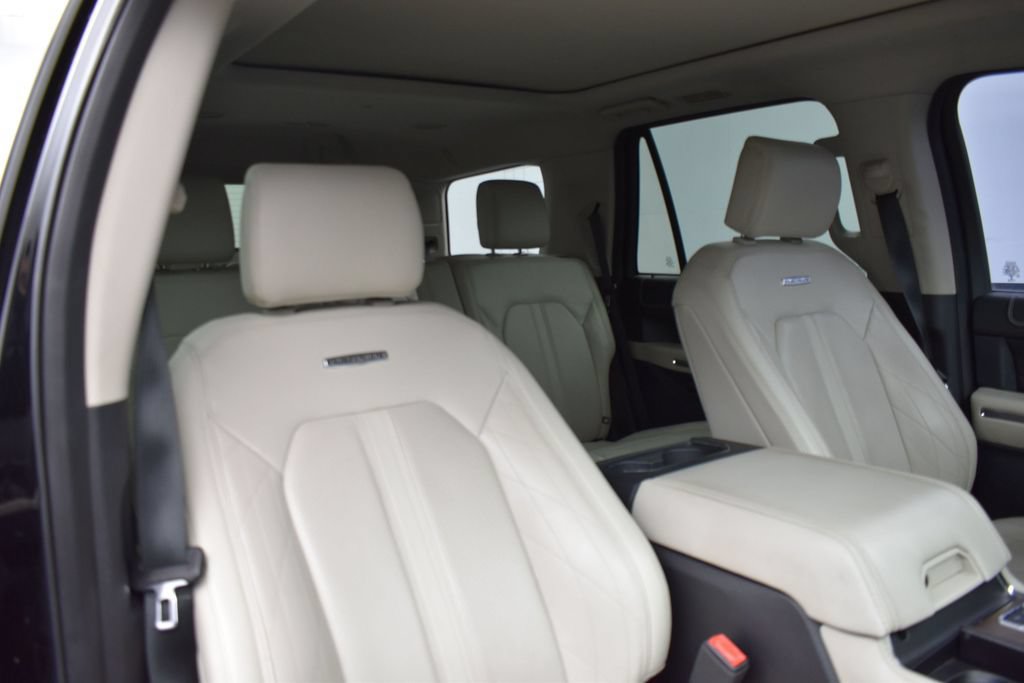 Used 2018 Ford Expedition Platinum AWD/4WD image 20