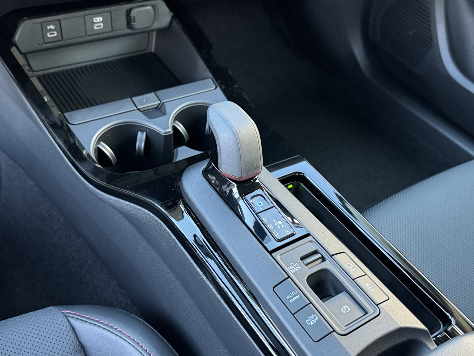 New 2027 Toyota Prius Plug-In Hybrid FWD image 19