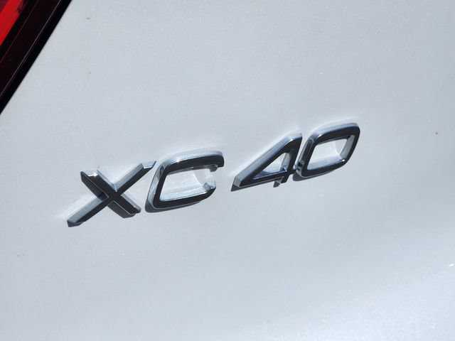 New 2026 Volvo XC40 B5 Plus w/ Protection Package Premier AWD/4WD image 16