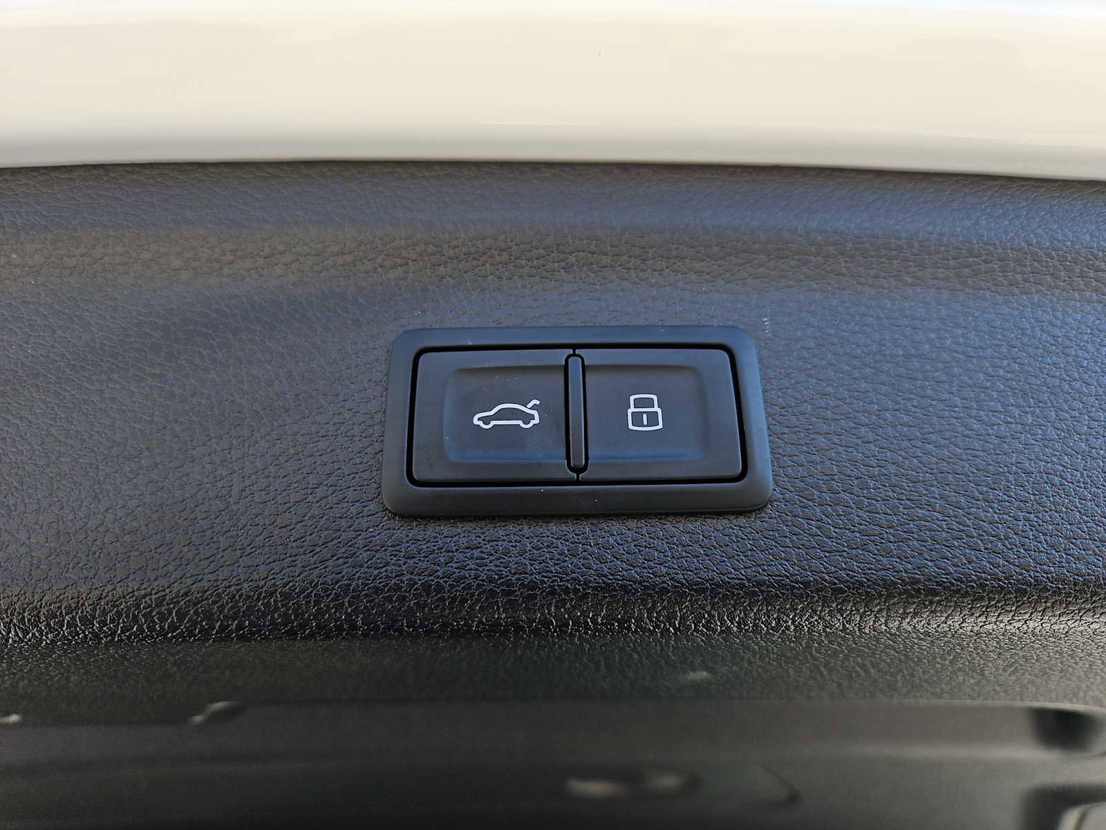 Certified 2025 Audi Q3 2.0T Premium w/ Convenience Package image 34