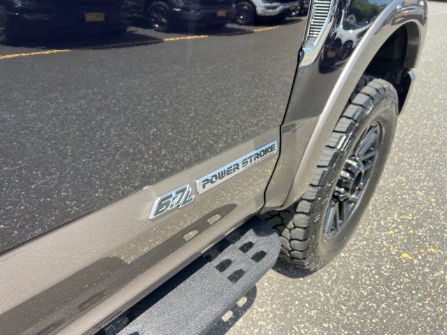 Certified 2021 Ford F350 Lariat w/ Tremor Off-Road Package AWD/4WD image 38
