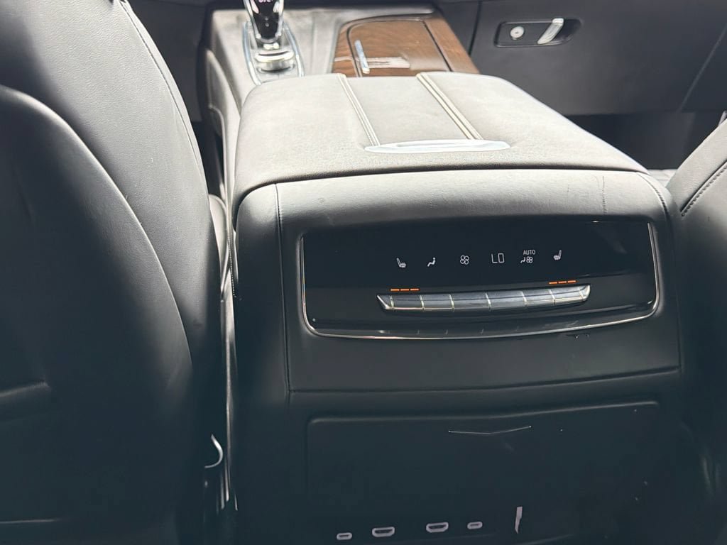 Certified 2024 Cadillac Escalade ESV Sport Platinum w/ LPO, ONYX Package AWD/4WD image 13