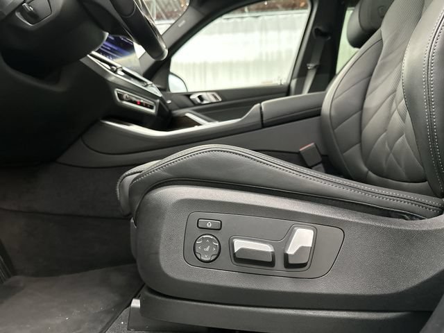Used 2026 BMW X5 xDrive40i AWD/4WD image 16