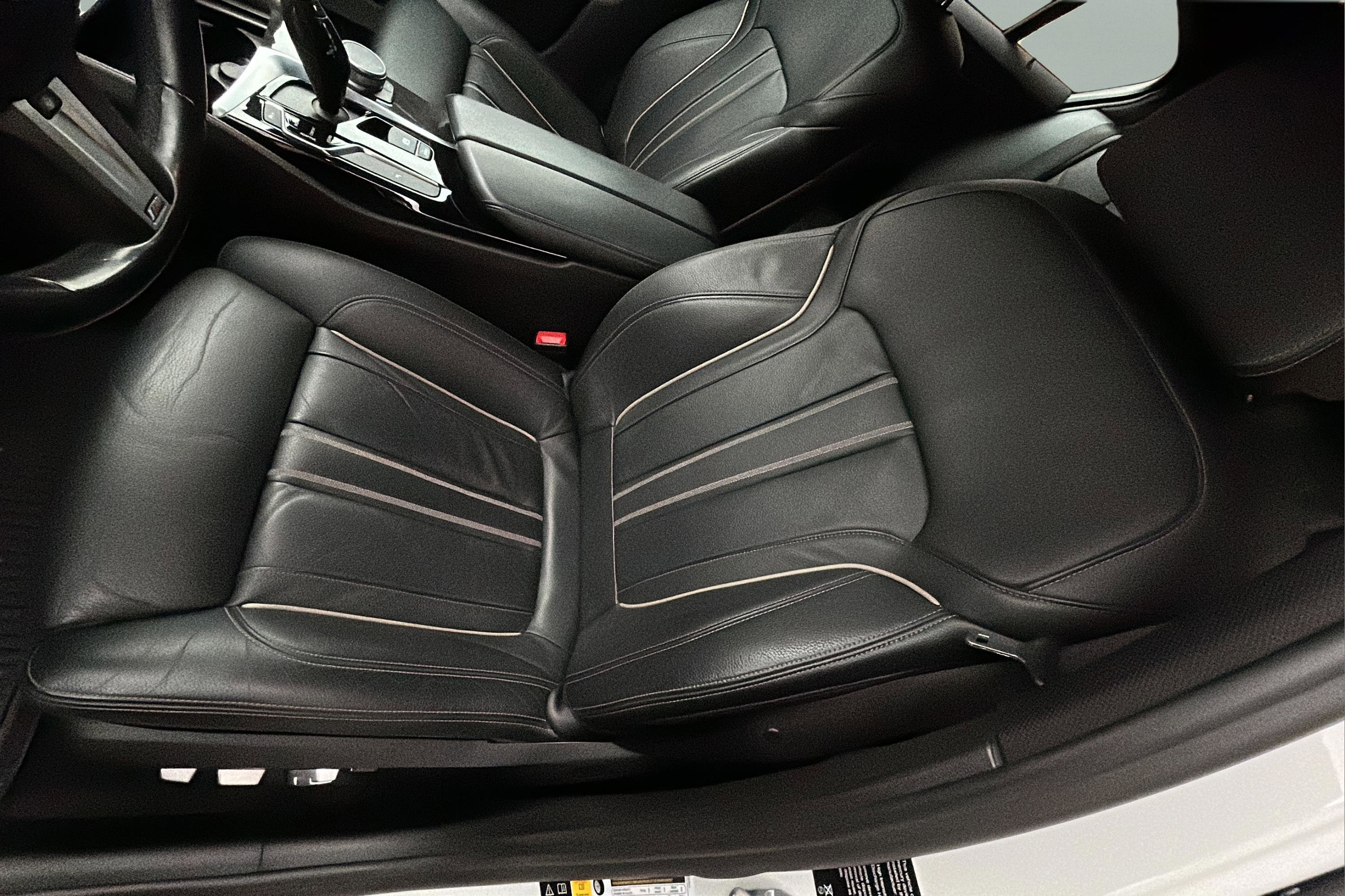 Used 2018 BMW M550i xDrive image 30