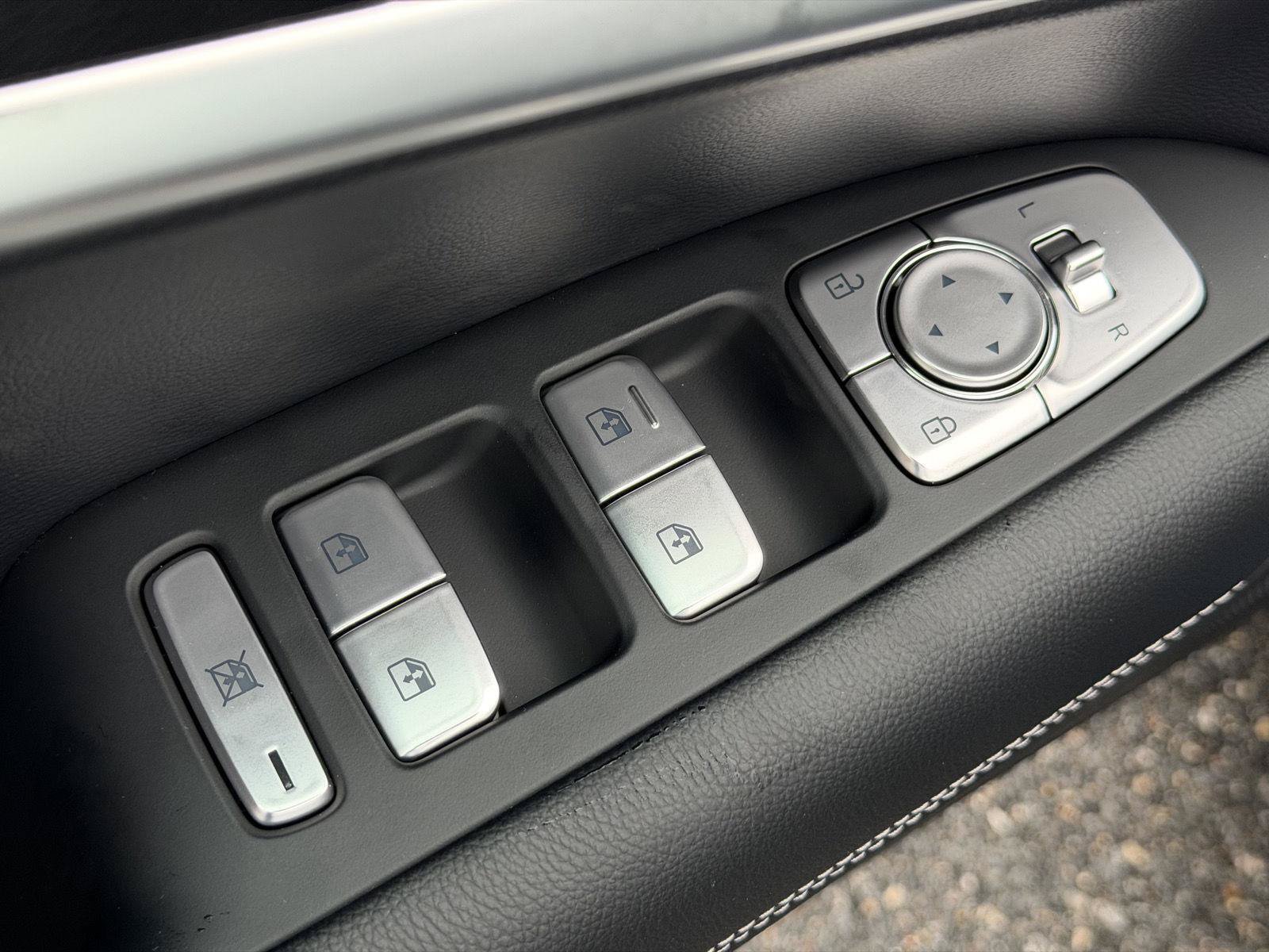 New 2027 Genesis G70 2.5T RWD image 25