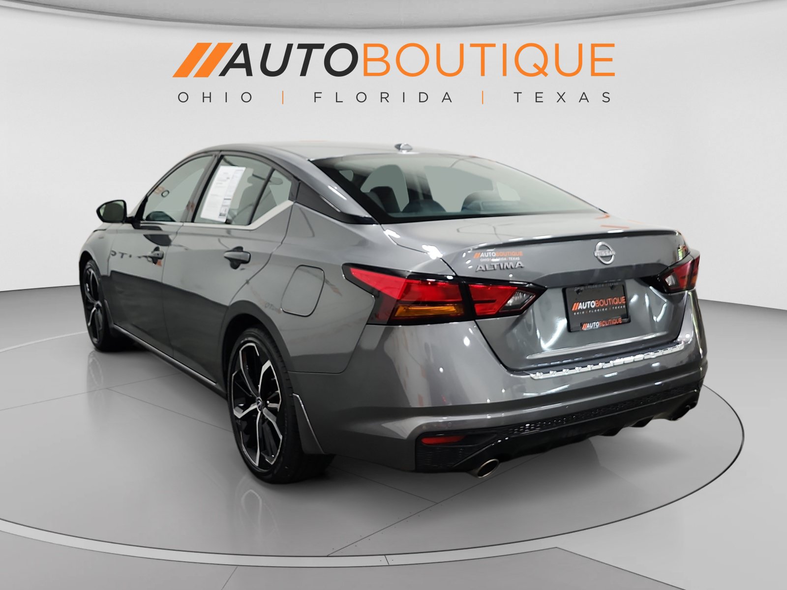 Used 2023 Nissan Altima 2.5 SR FWD image 3