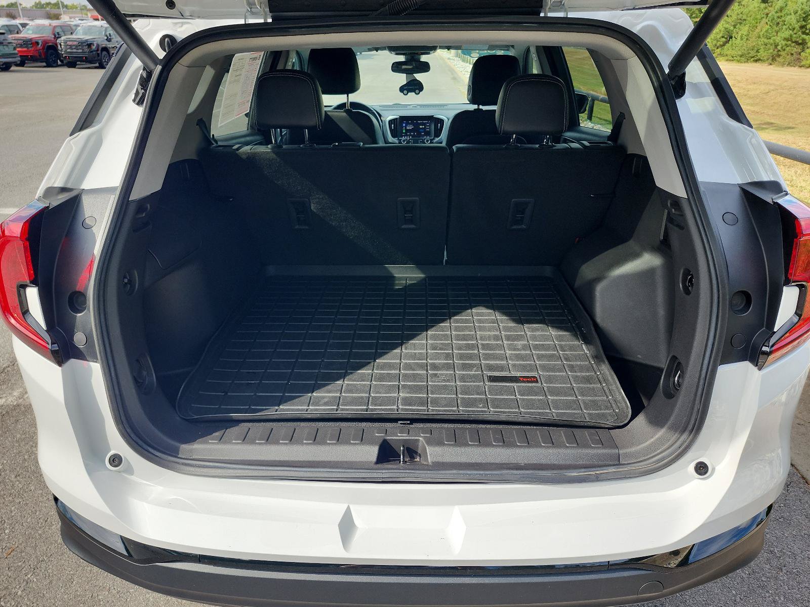 Certified 2022 GMC Terrain SLT w/ Elevation Edition FWD image 9