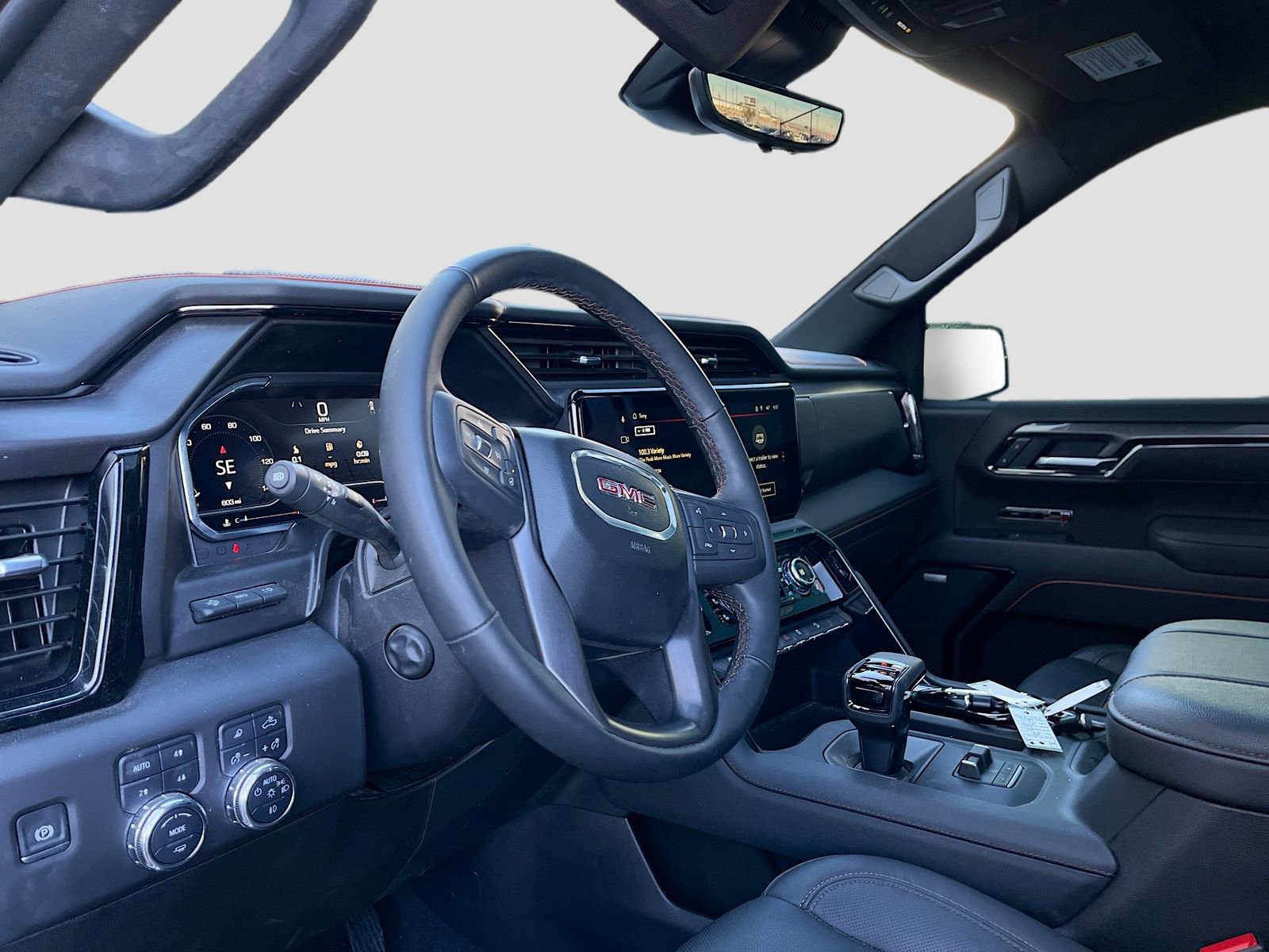 Used 2025 GMC Sierra 1500 AT4 w/ AT4 Premium Package image 9